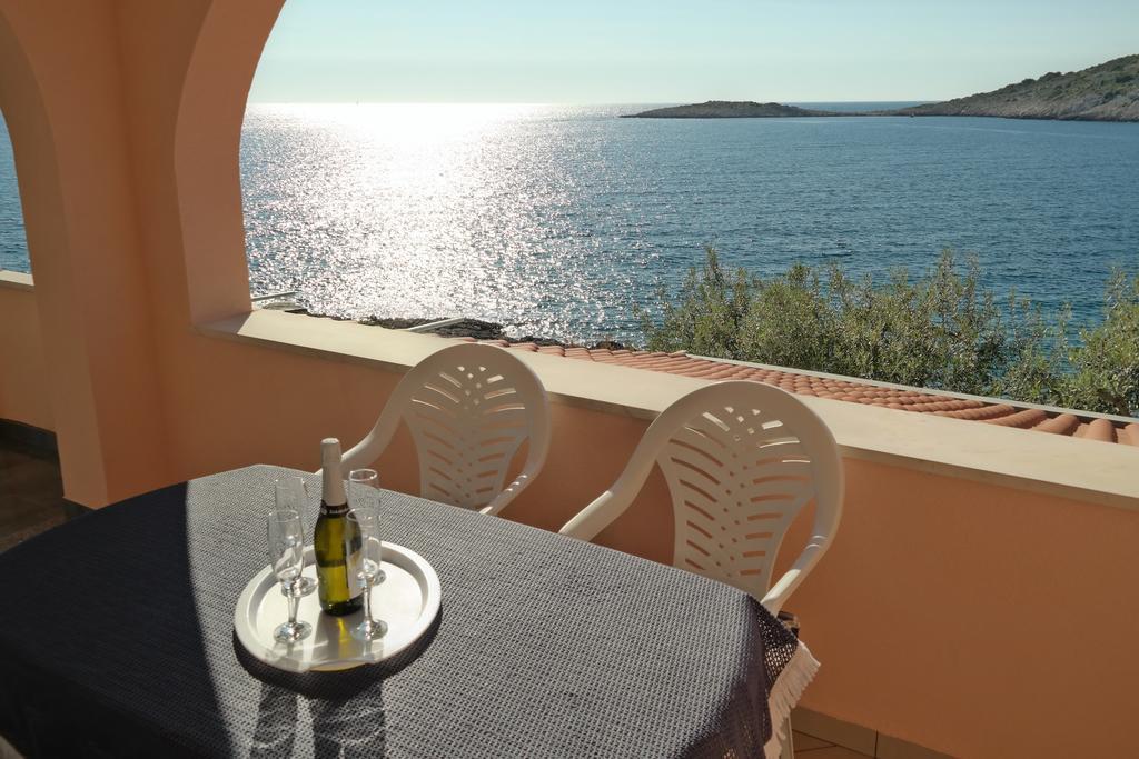 Direkt Am Meer-Apartments Puntaplanka روغوزنيكا المظهر الخارجي الصورة